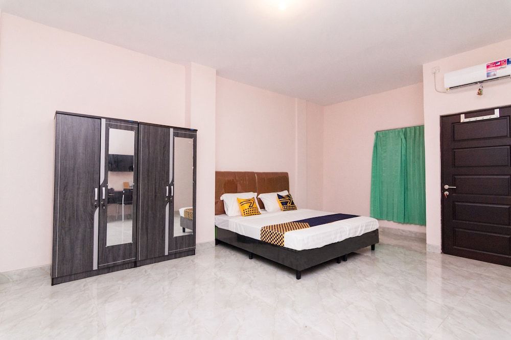 OYO 1917 Mamora Homestay Double Room 5