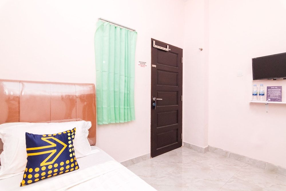 OYO 1917 Mamora Homestay Basic Single Room 9
