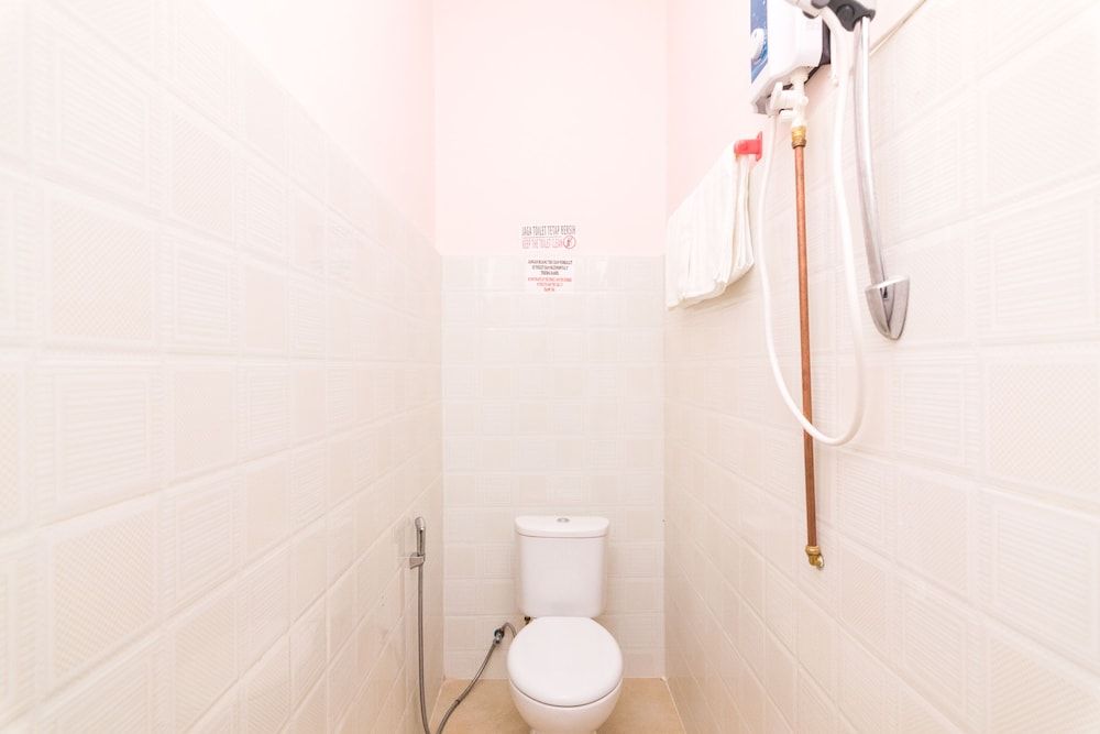 OYO 1917 Mamora Homestay Double Room 11