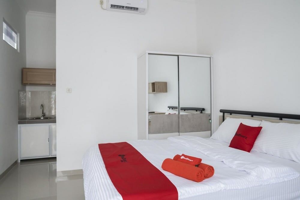 Premium Room (Reddoorz)