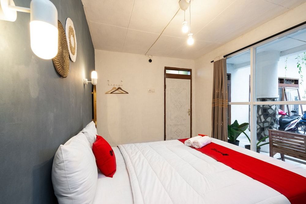 Premium Room (RedDoorz)
