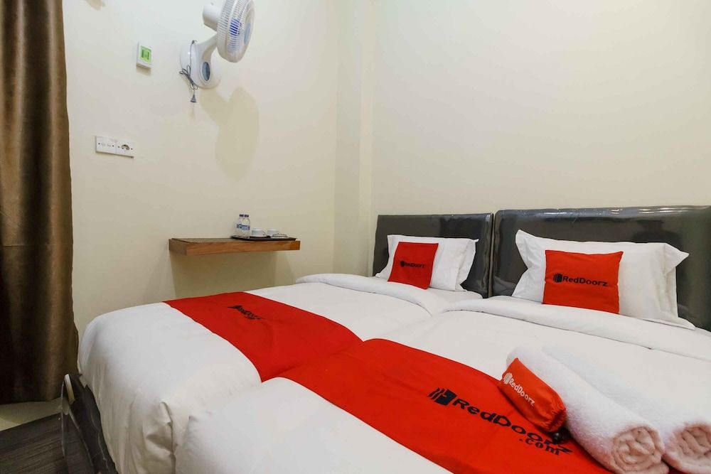 Twin Room (Reddoorz)