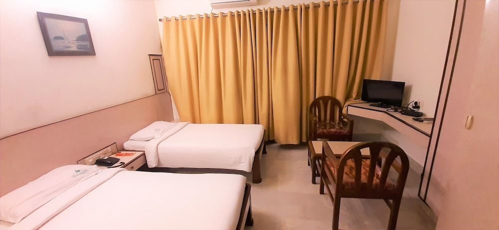 Hotel Mangalore International Economy AC 2