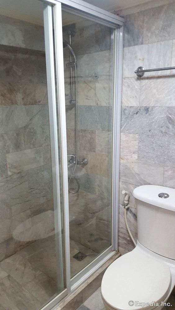 Palawan Palm Suites Deluxe Room (Triple) 4