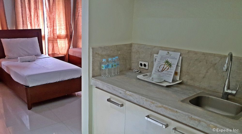 Palawan Palm Suites Deluxe Room (Triple) 3