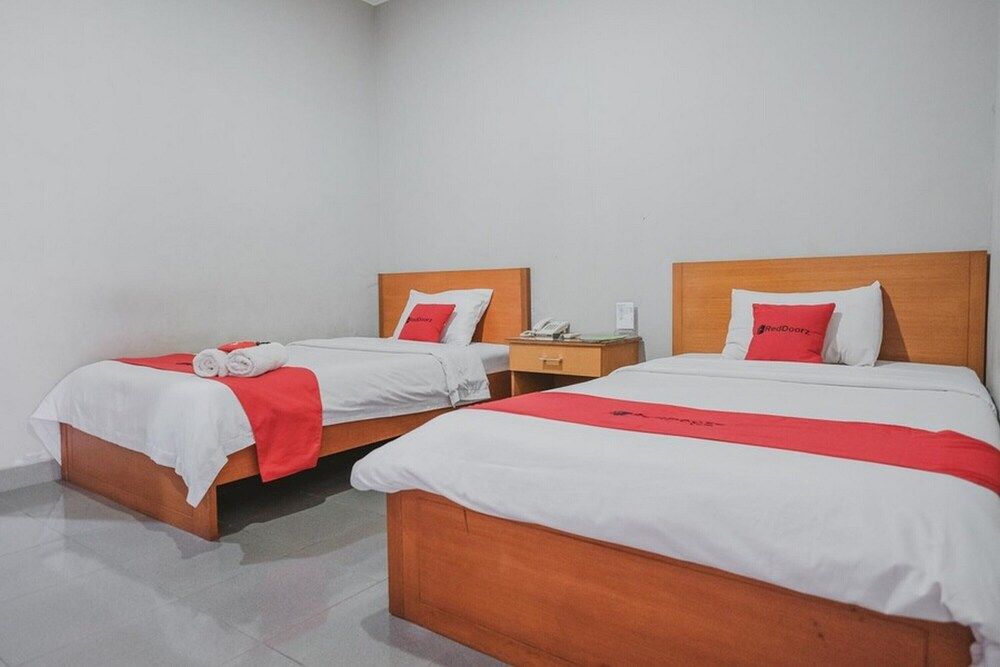 Twin Room (RedDoorz)