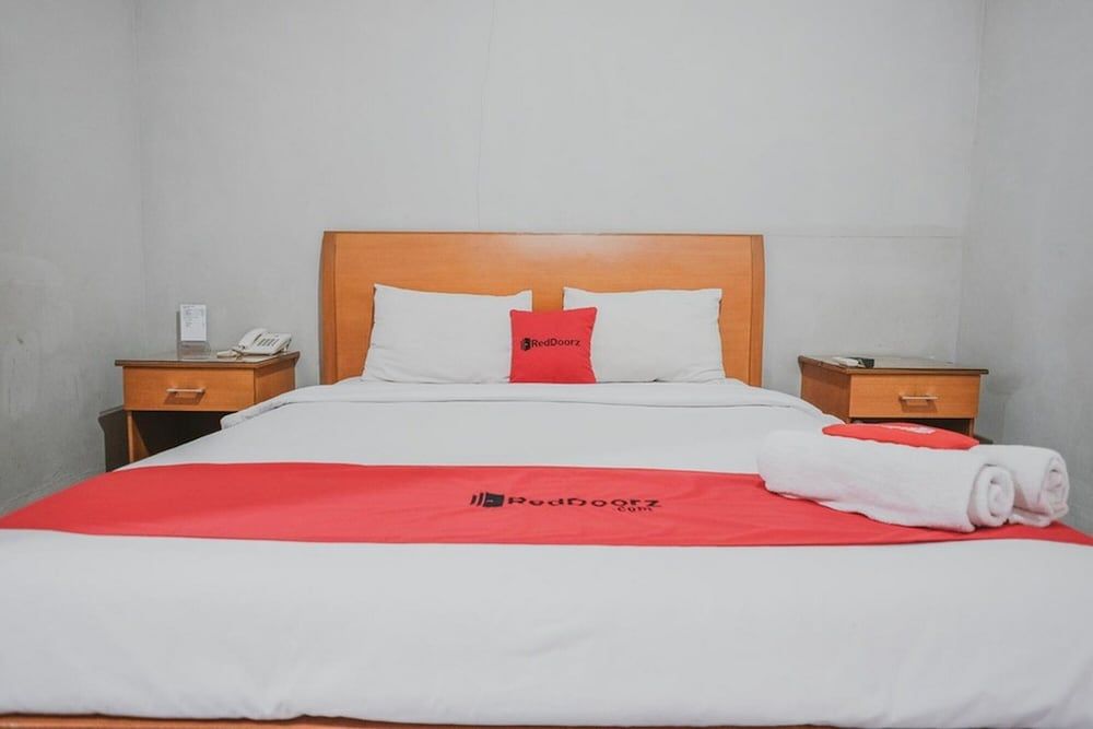 Double Room (RedDoorz)