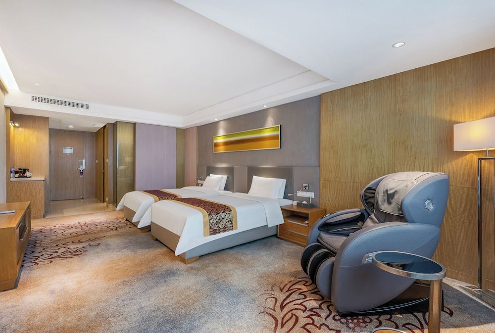 undefined Guangzhou Pearl River International Hotel （Yijing Lu Metro Station） 4