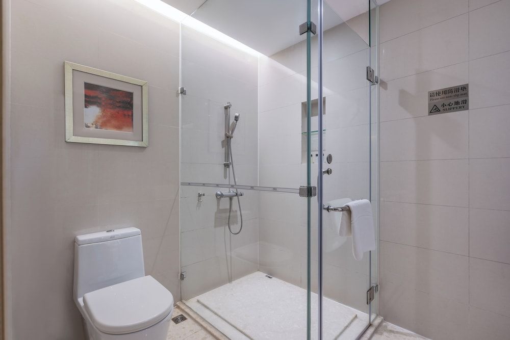 undefined Guangzhou Pearl River International Hotel （Yijing Lu Metro Station） 7