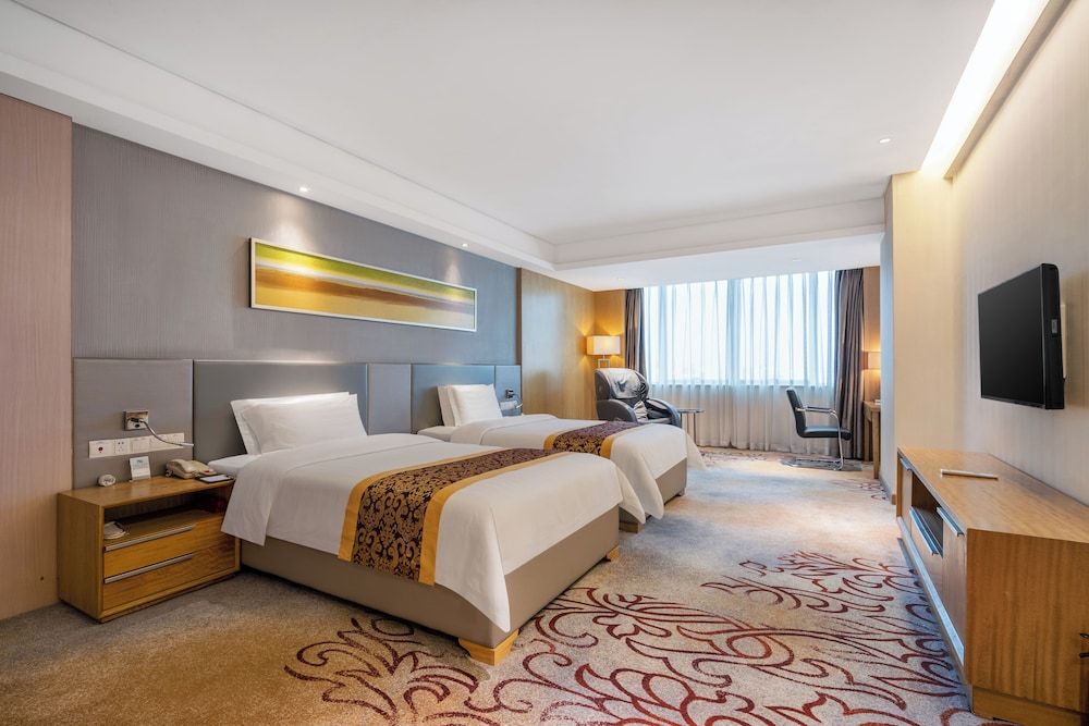 undefined Guangzhou Pearl River International Hotel （Yijing Lu Metro Station） 3
