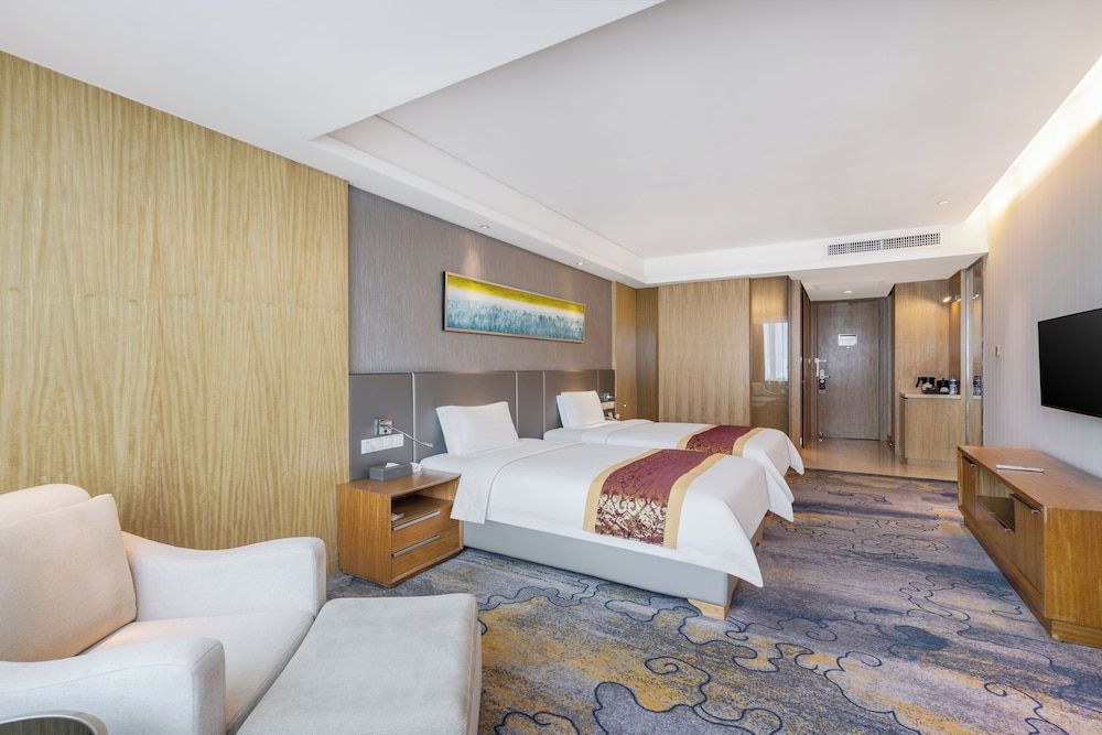 undefined Guangzhou Pearl River International Hotel （Yijing Lu Metro Station） 6