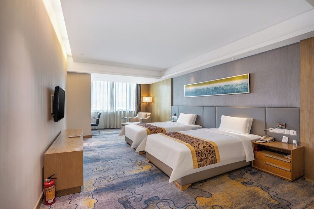 undefined Guangzhou Pearl River International Hotel （Yijing Lu Metro Station） 5