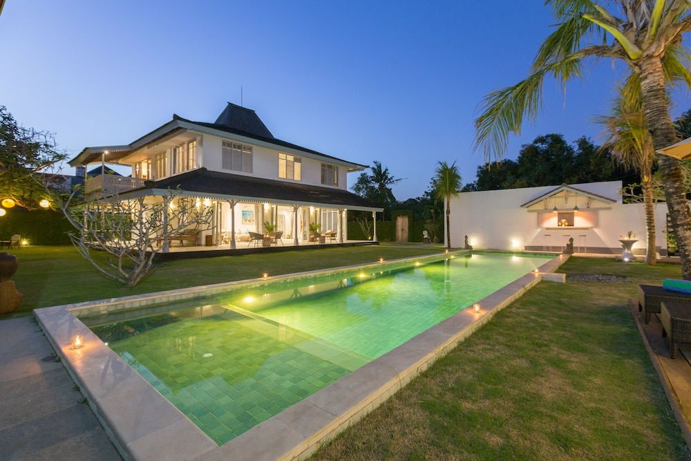 Luxury Villa, 5 Bedrooms, Private Pool, Garden View