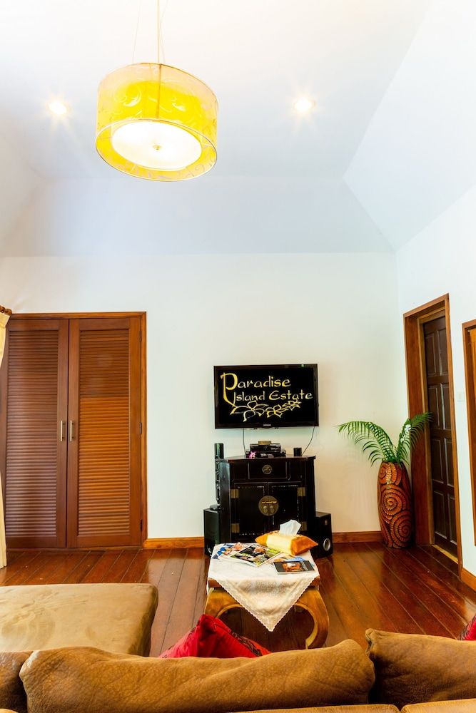 Paradise Island Estate Honeymoon Suite 4