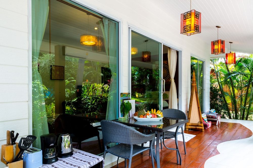 Paradise Island Estate Honeymoon Suite 3