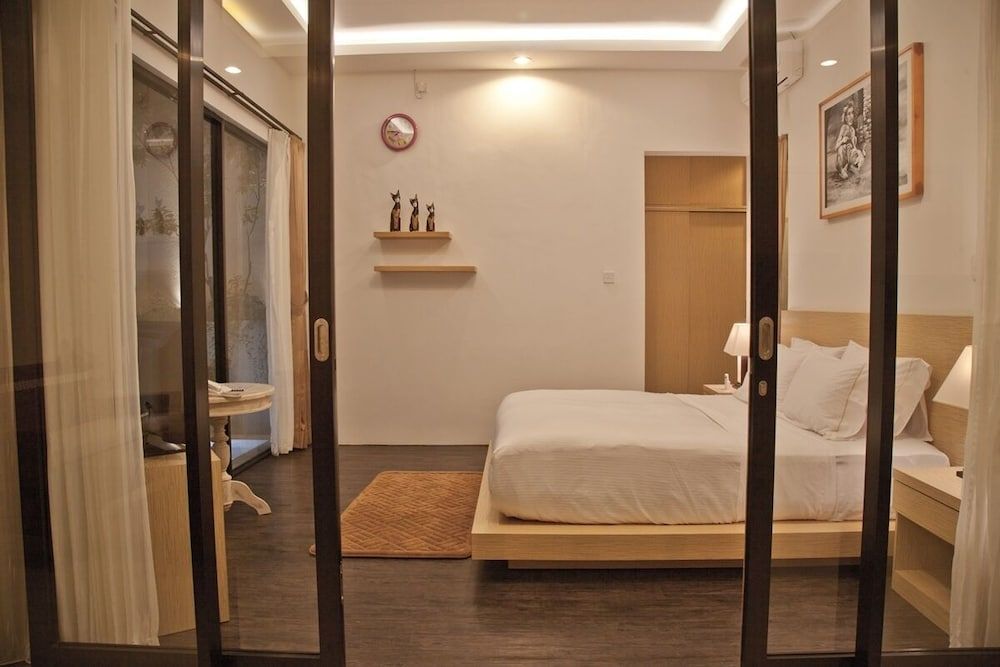 Muaya Villa Deluxe Double Room, 1 King Bed, Poolside (Muaya House) 4