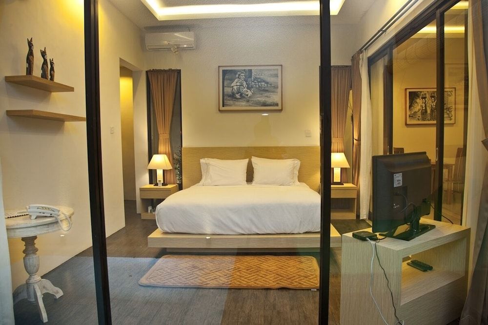 Muaya Villa Deluxe Double Room, 1 King Bed, Poolside (Muaya House) 5