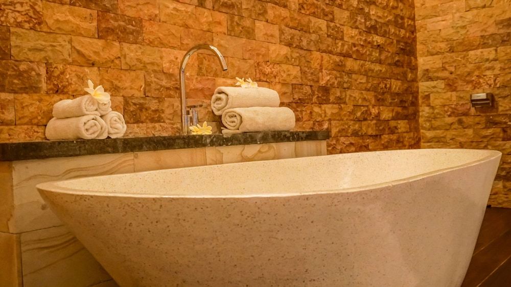 Muaya Villa Deluxe Double Room, 1 King Bed, Poolside (Muaya House) 10