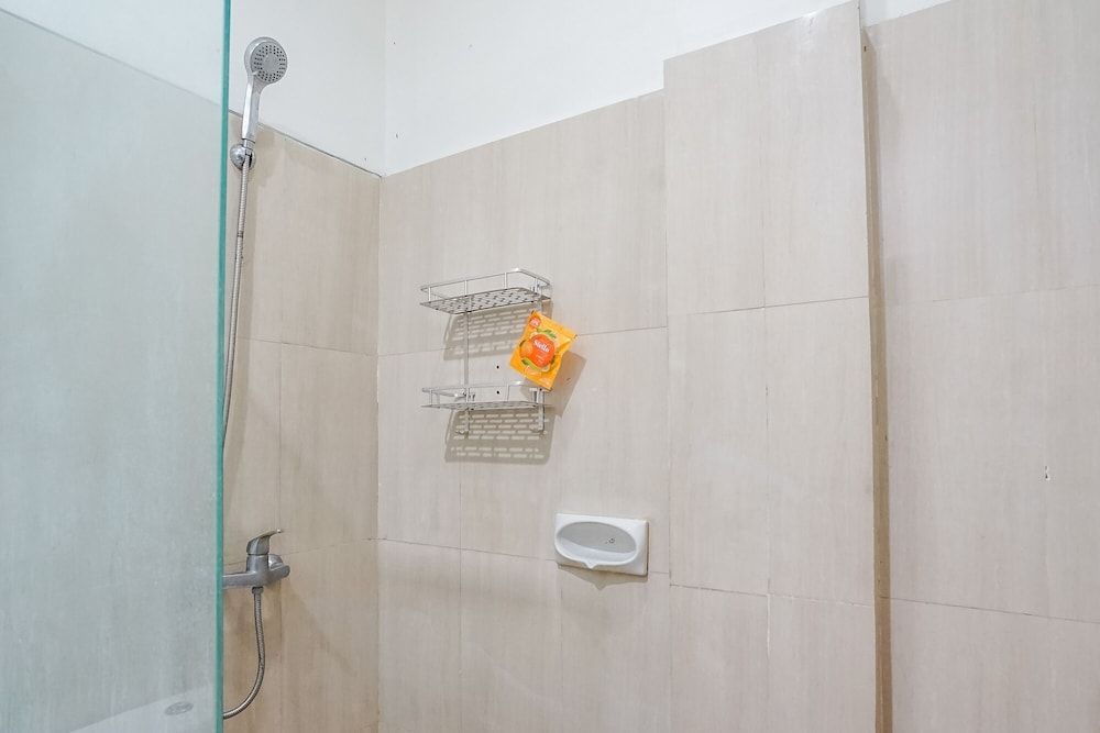 Prima Inn Standard Room 8