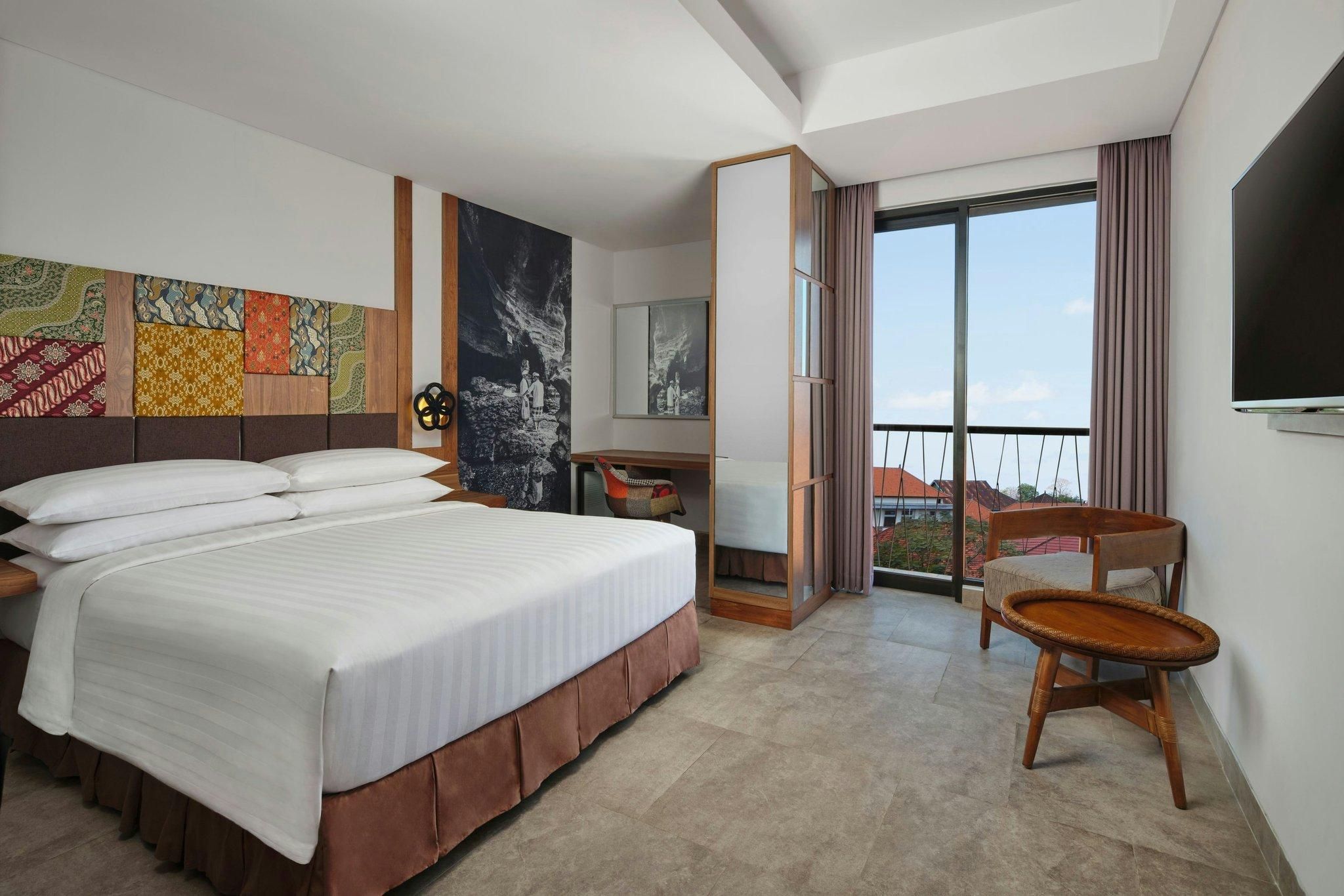 Superior, Guest room, 1 King, Limited view