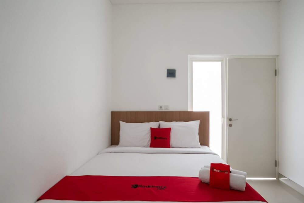 Double Room (Reddoorz)