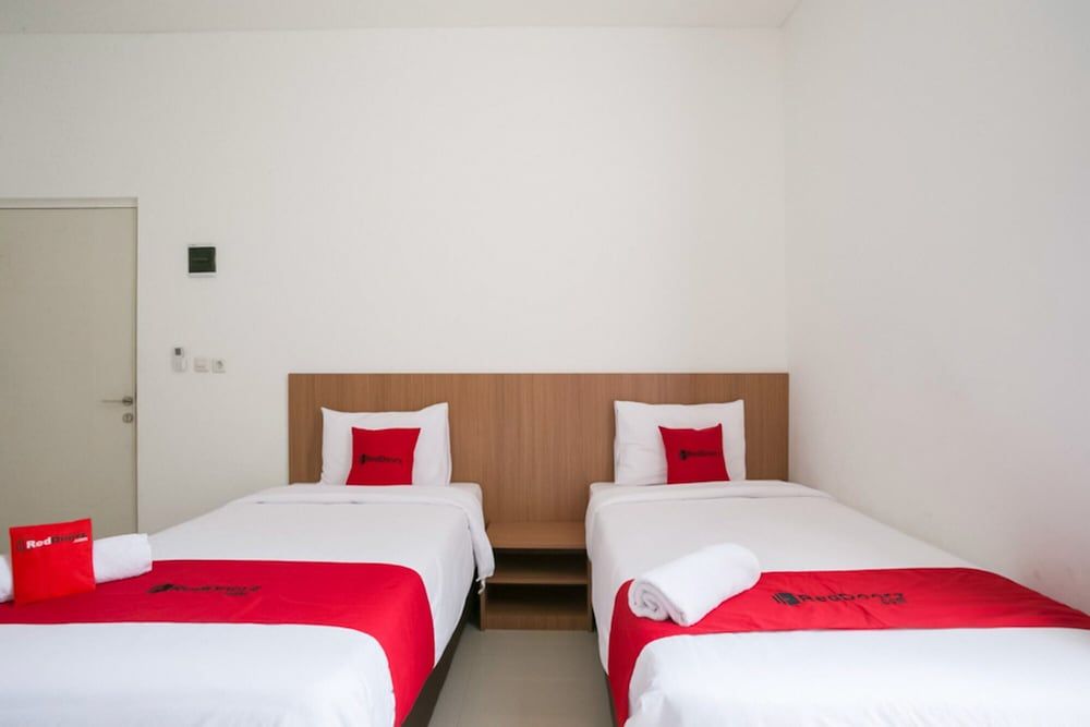 Twin Room (Reddoorz)