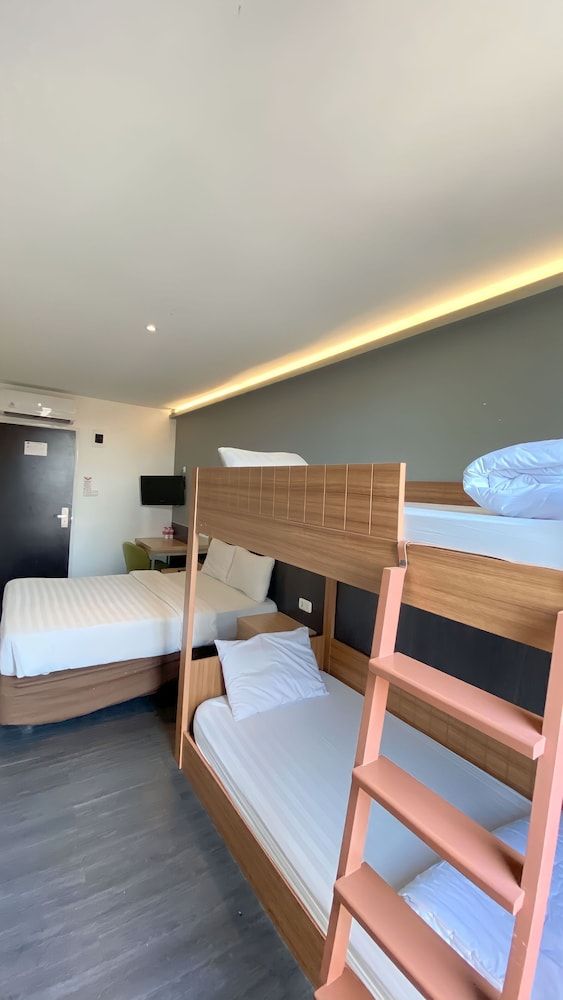 Pantes Hotel Simpang lima Semarang Deluxe Double Room, 1 King Bed, City View 7