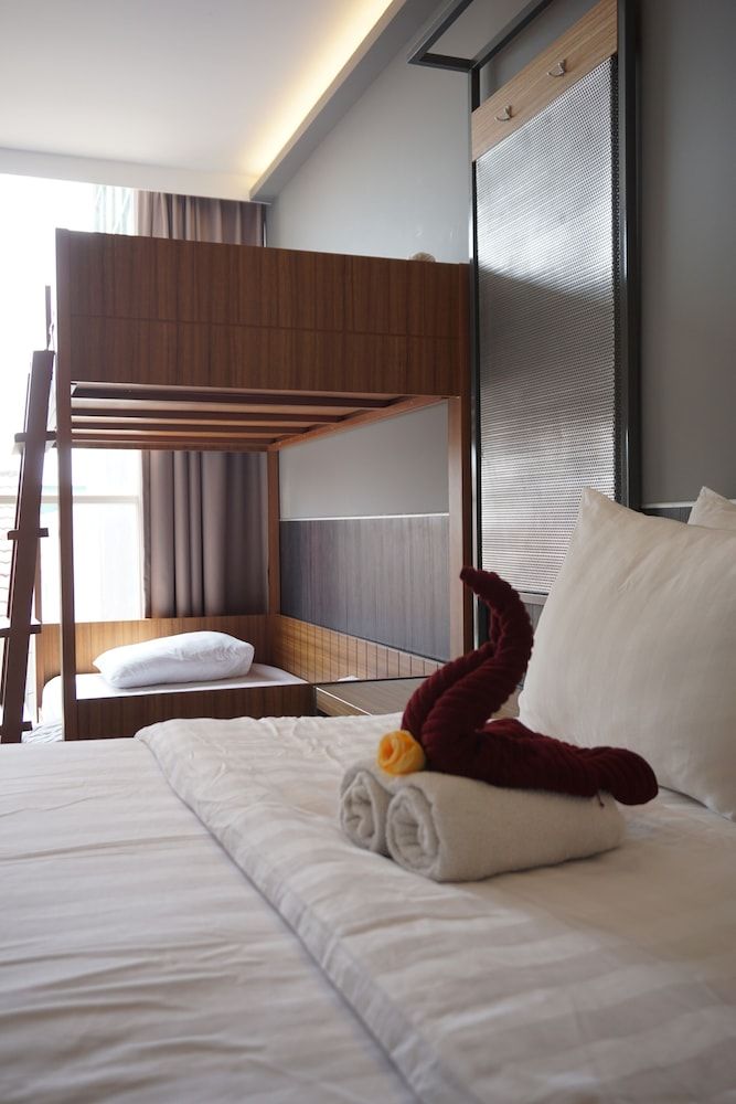 Pantes Hotel Simpang lima Semarang Deluxe Double Room, 1 King Bed, City View 5