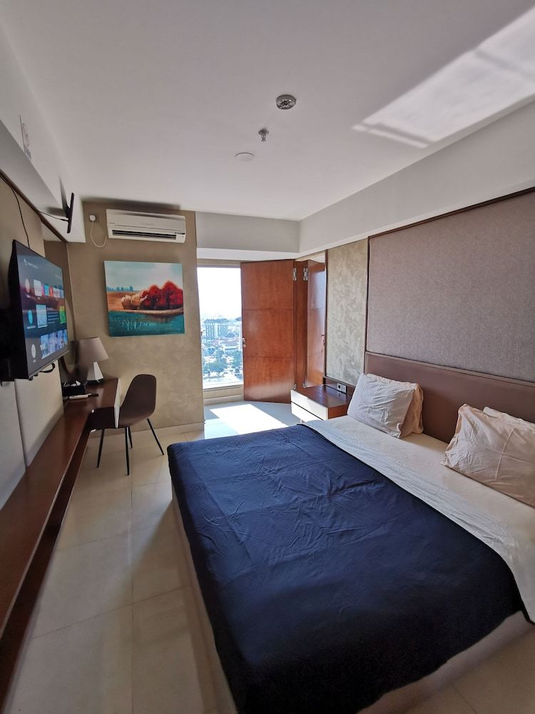 Warhol Residences Simpang Lima Family Apartment 4