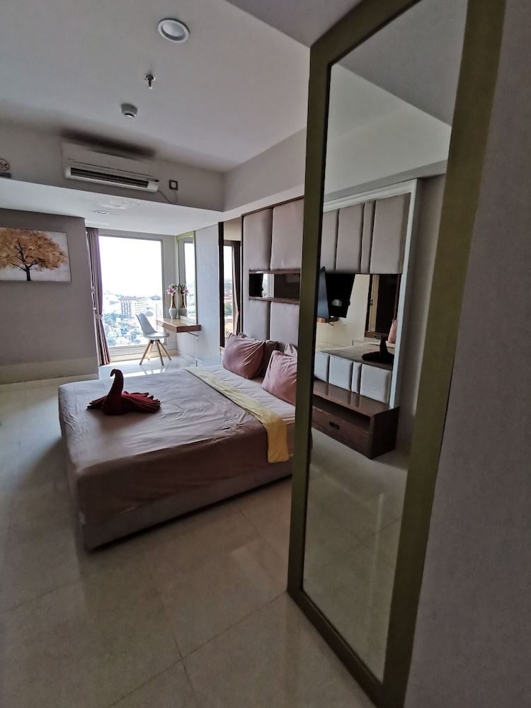 Warhol Residences Simpang Lima