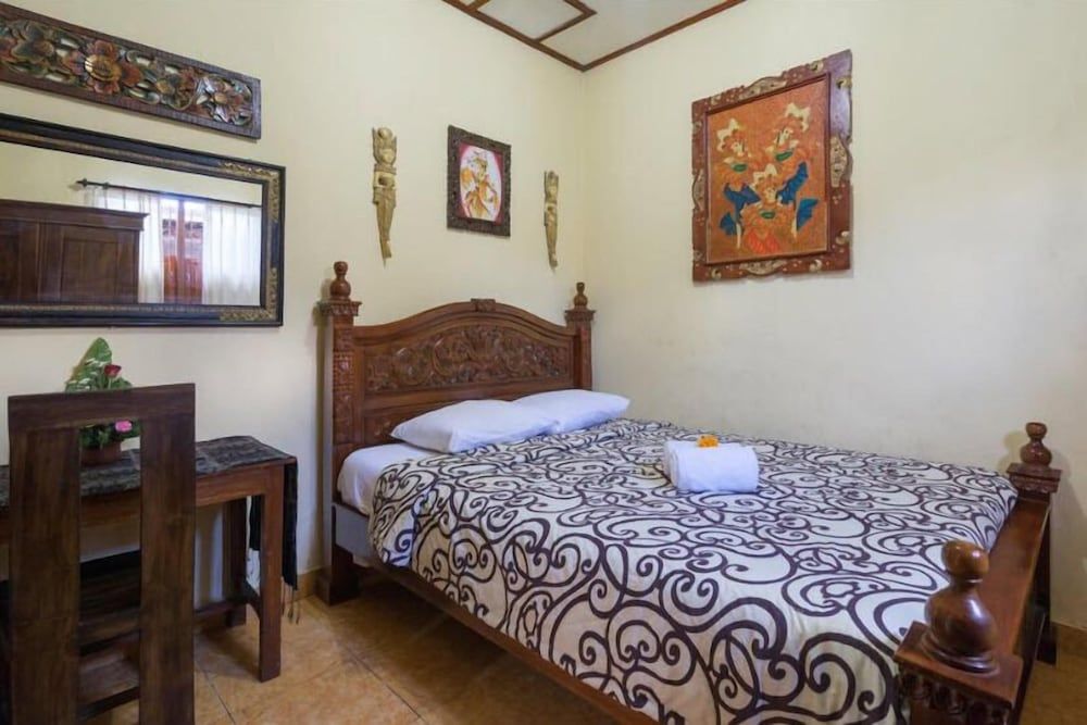 Nuaja Balinese Guest House Deluxe Room 3