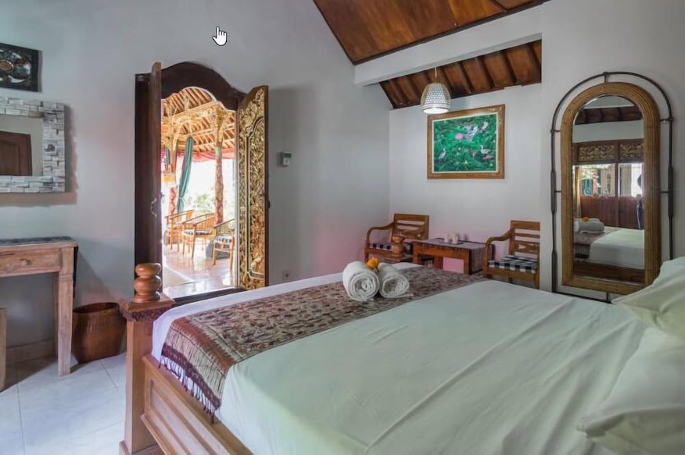 Nuaja Balinese Guest House Deluxe Room 2