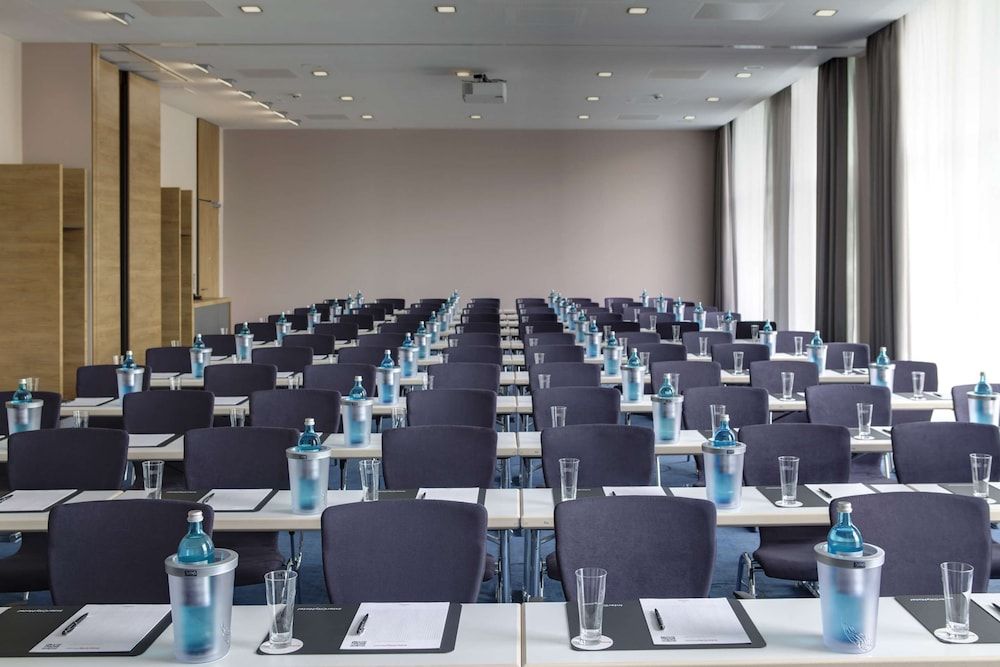 undefined IntercityHotel Leipzig 10