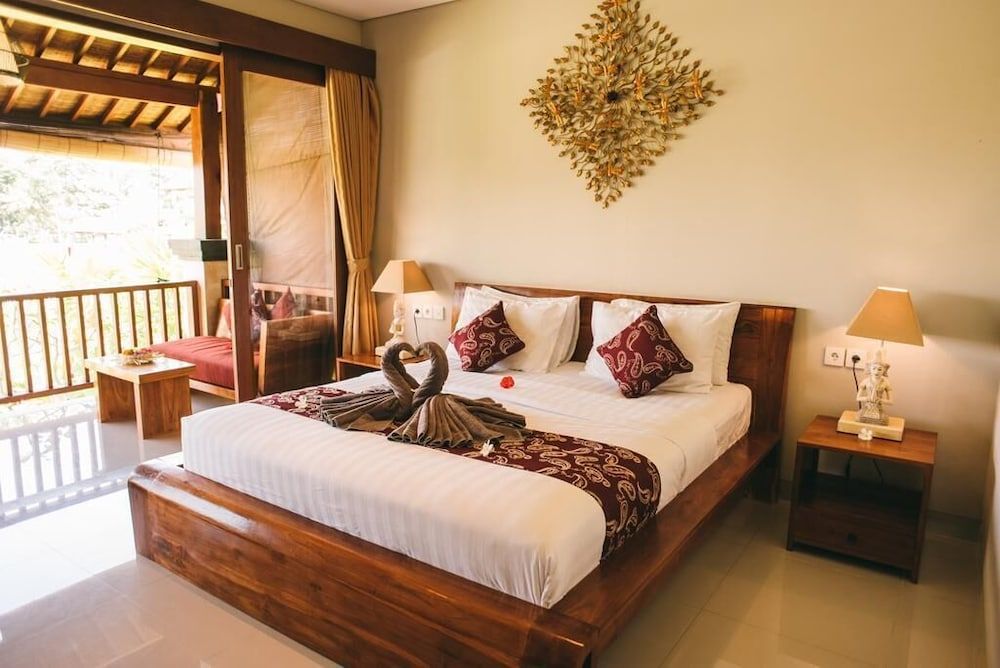 The Runik Ubud Deluxe Room 8