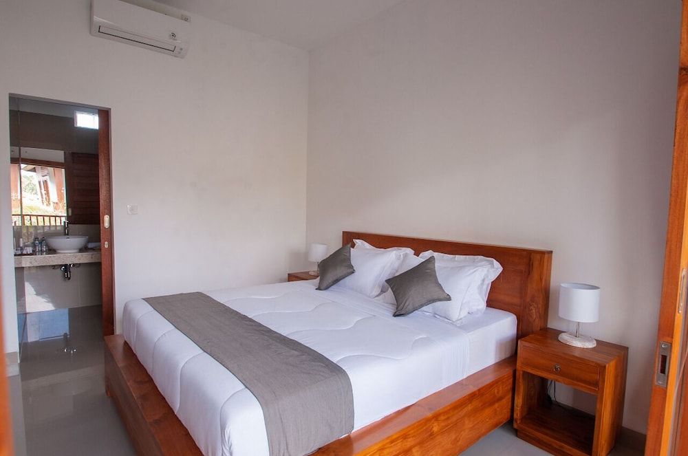 Flamboyant Villa Ubud Deluxe Room 2