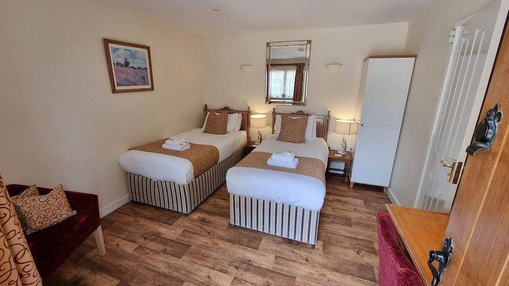 Double or Twin Room, Ensuite (Room 2/4)