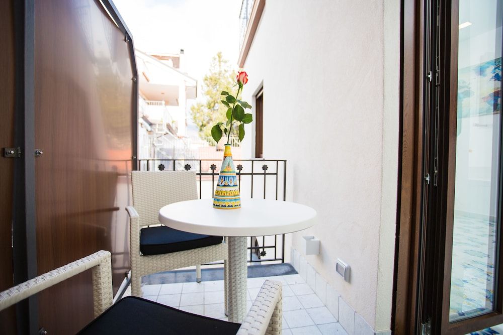 Oasi Fantasia Exclusive Quadruple Room, Courtyard View (Intrigante) 3