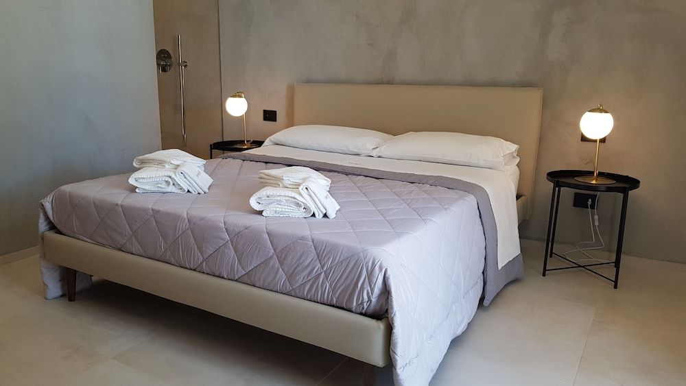 B&B Lekythos Design Suite 2