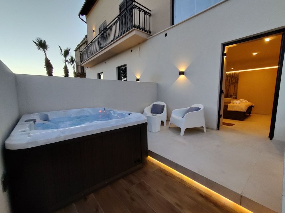 Private Spa Tub
