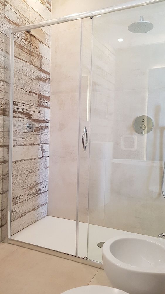 B&B Lekythos Design Suite 8