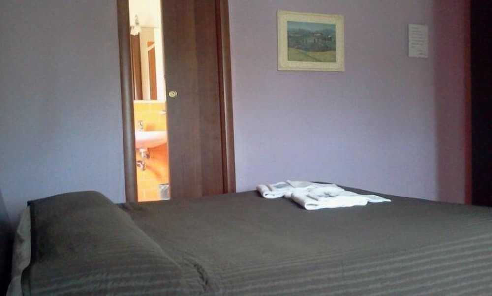 Olympus B&B Deluxe Double Room 2