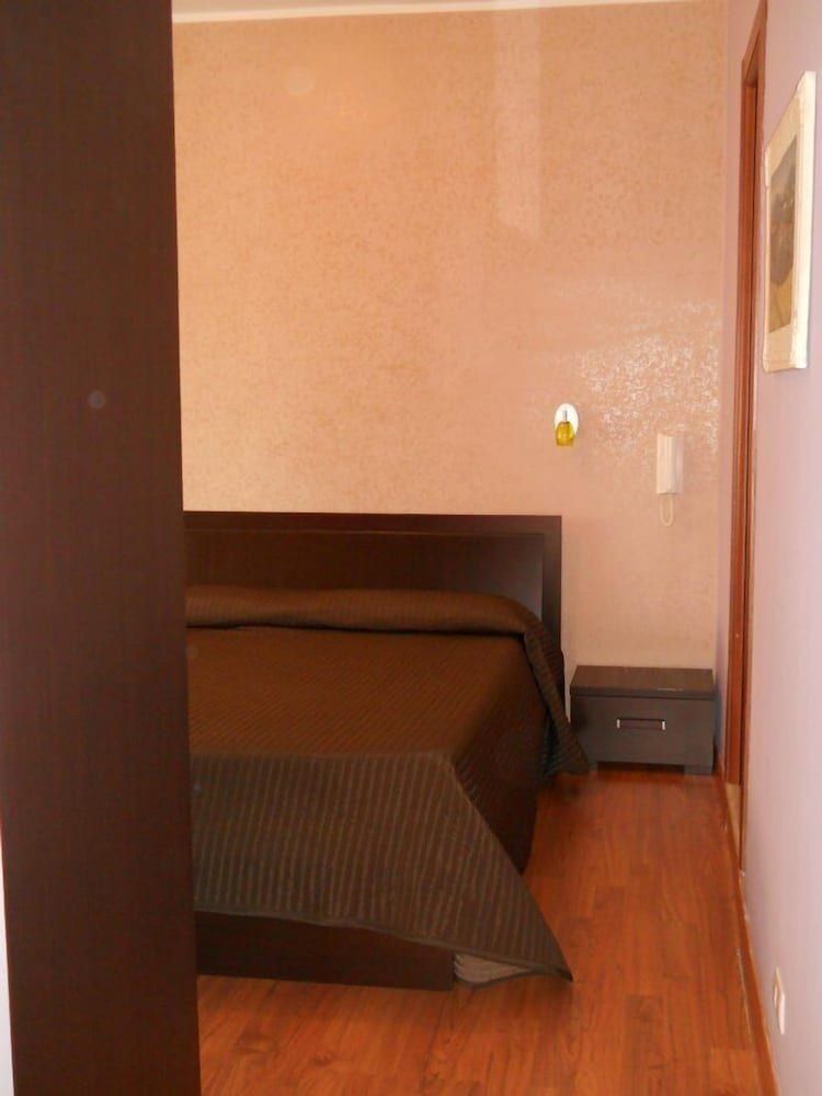 Olympus B&B Deluxe Double Room 4