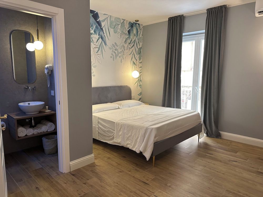 KRYSOS LUXURY ROOMS Deluxe Double Room 3