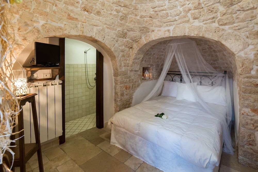 Traditional Suite, Courtyard Area