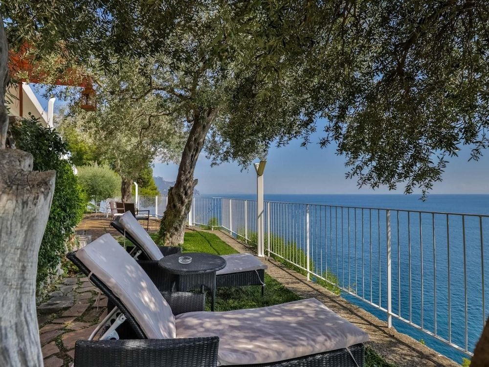 undefined Luxury Room With sea View in Amalfi ID 3934 5