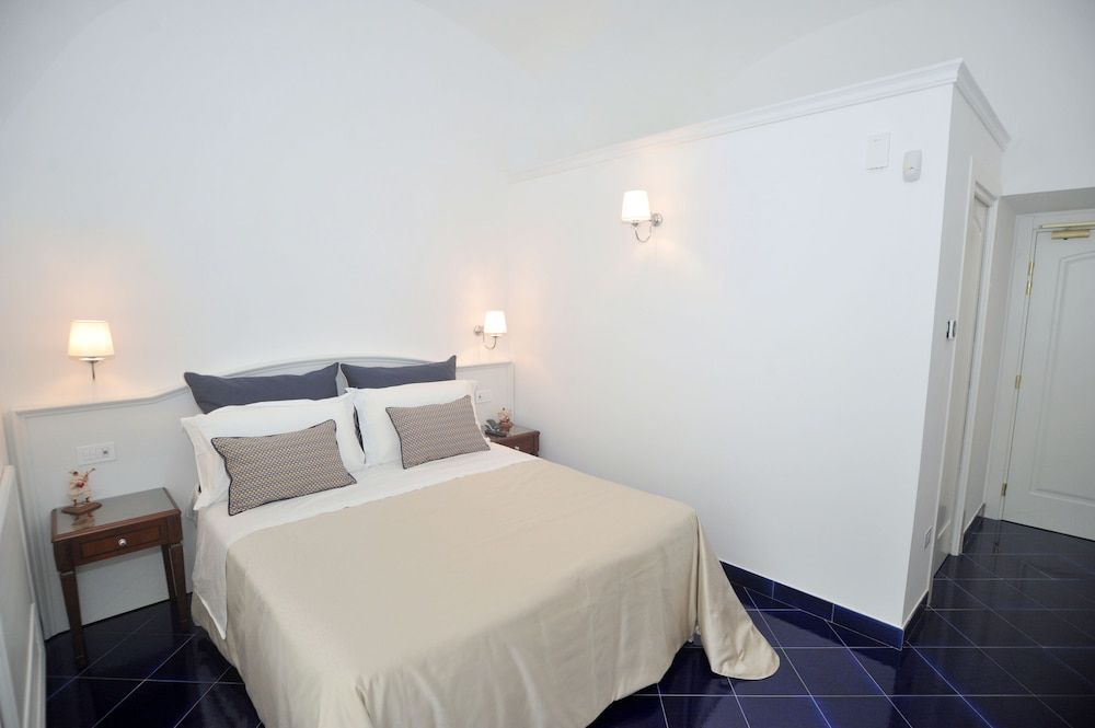 Core Amalfitano City Suites Elite Suite, Sea View 2