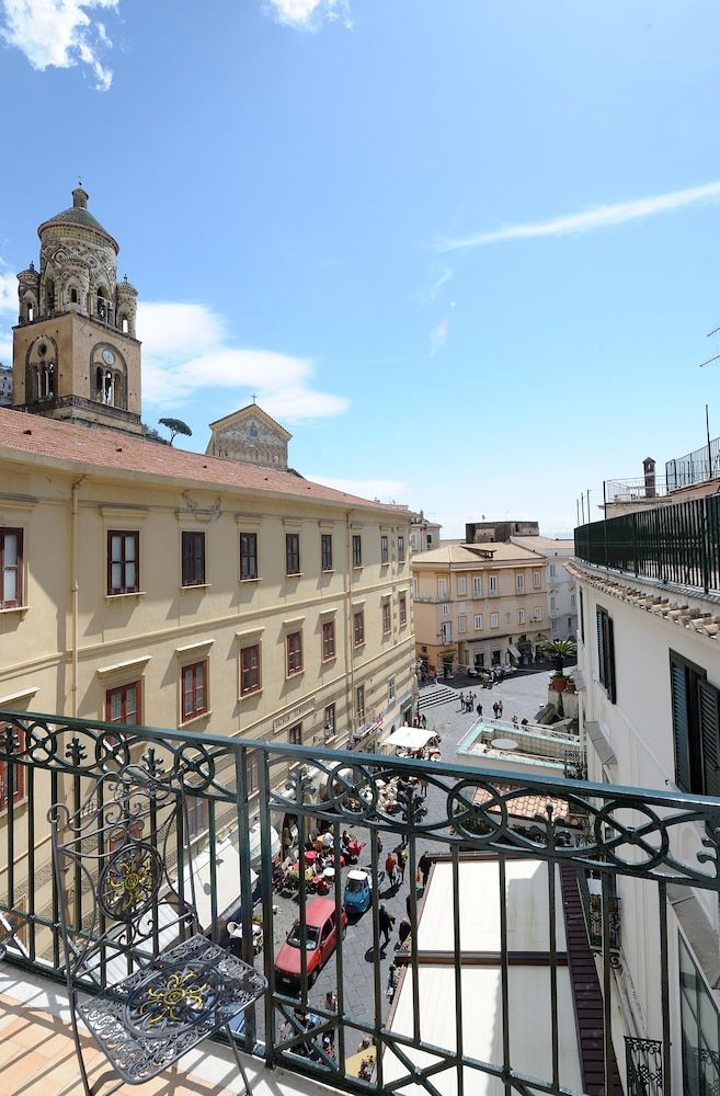 undefined Boutique Gimagi 4