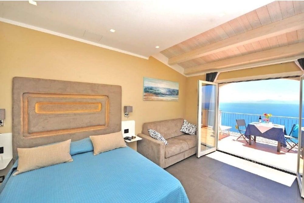 undefined Amalfi Blu Retreat 5