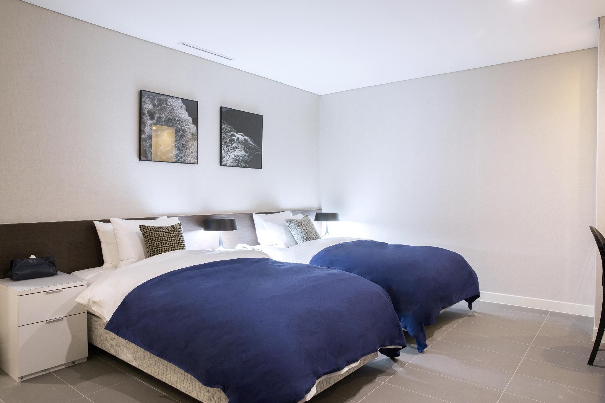 Deluxe Twin - Free Water Laundry or Dry Service Offered For 2 Nights Stay or More