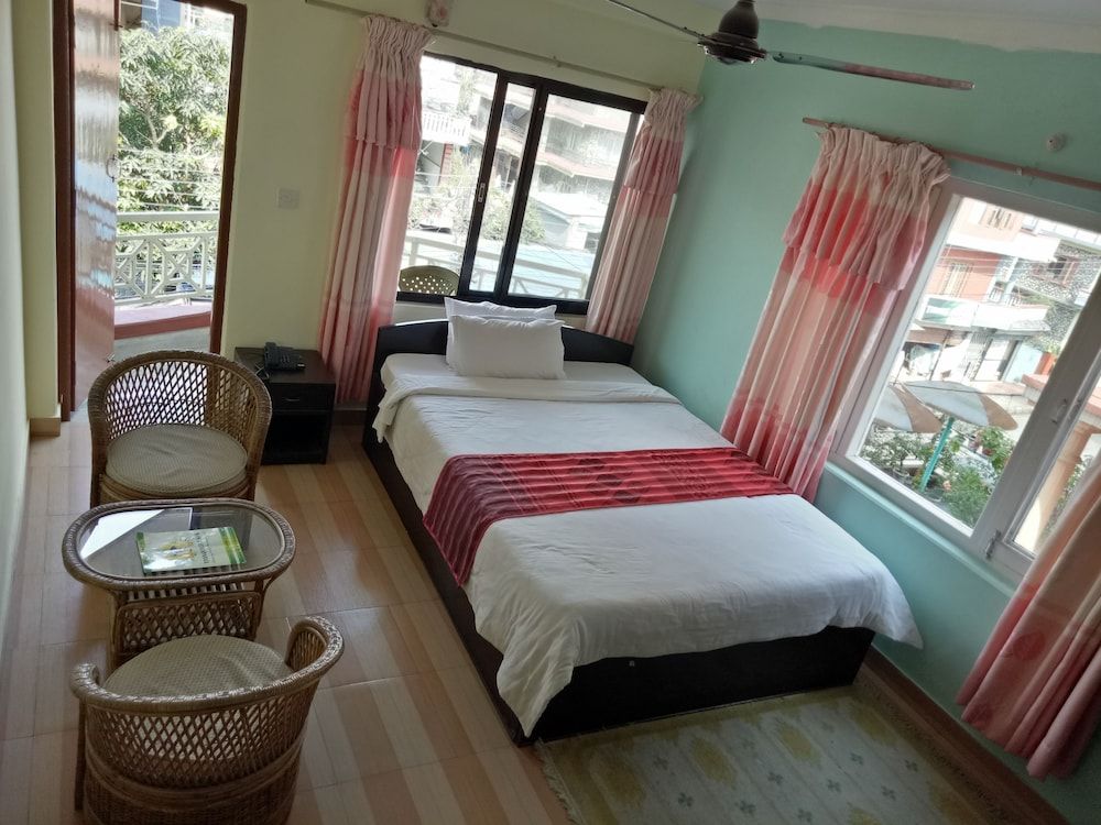 Hotel Fewa Holiday Inn Deluxe Double or Twin Room, 1 Double Bed, Smoking 8